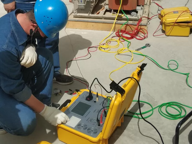 Caso de teste de transformadores Combinsd trifásicos